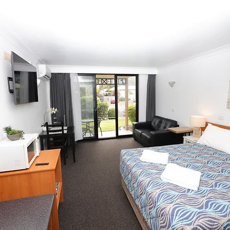 Town Beach Motor Inn Порт-Маккуори Экстерьер фото